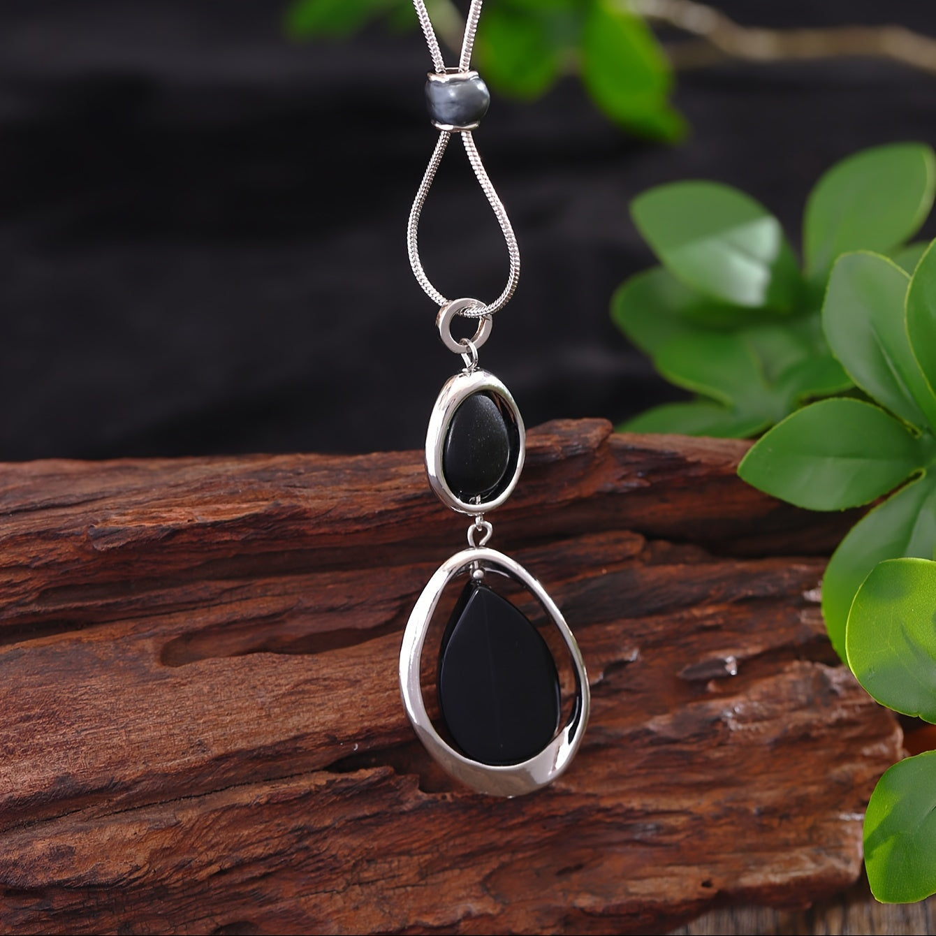 Collar con colgante geométrico de piedra negra para mujer, aleación de zinc, joyería larga para uso diario y fiestas