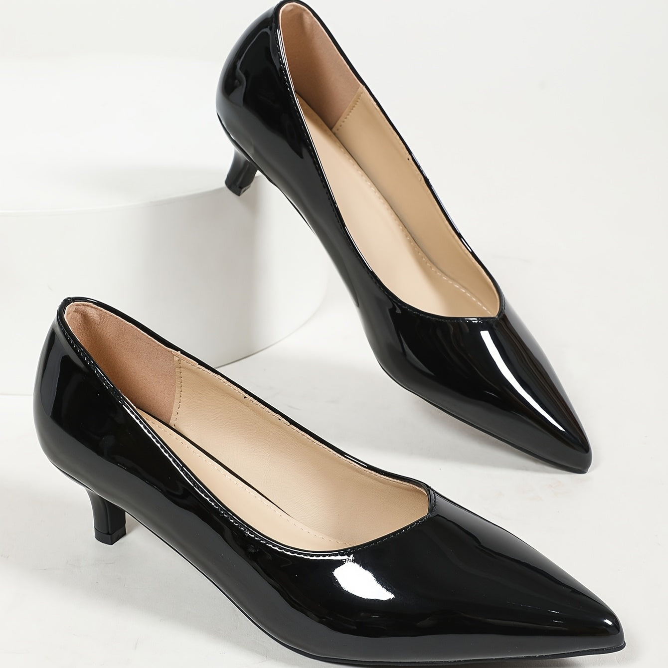 Ayollar uchun sun'iy materialdan tayyorlangan to'g'ri burchakli oyoq barmoqli o'rta tagli poyabzal, qora, barcha mavsumlar uchun rasmiy va kundalik