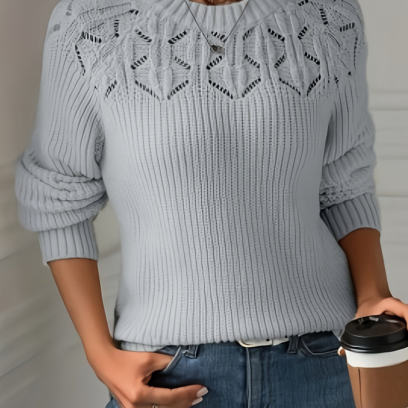 Ayollar uchun toqilgan uzun kofta, kuz qish, dumaloq bo'yin, qora