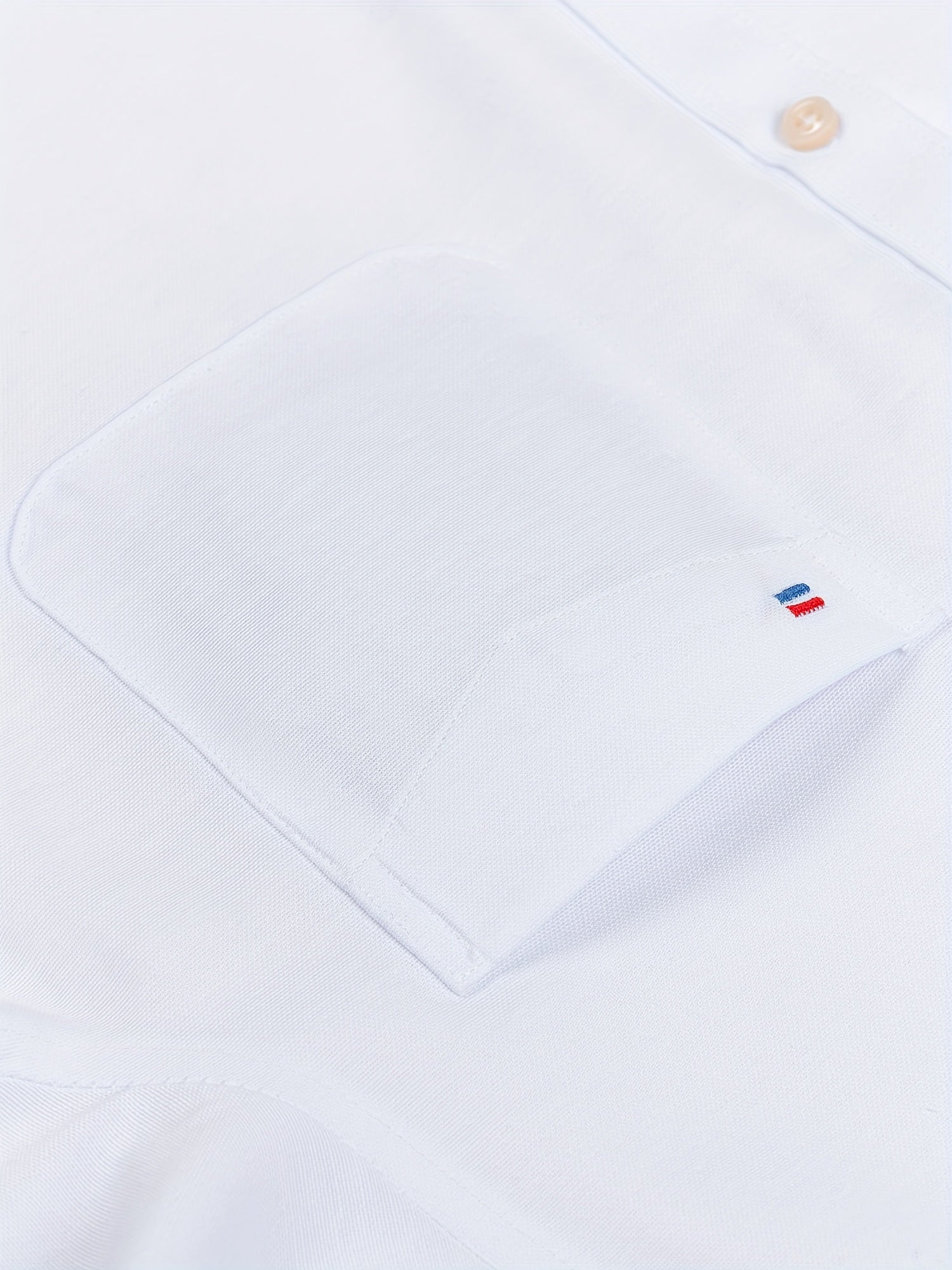 Мужская рубашка из хлопка и полиэстера однотонного цвета с длинными рукавами и карманом