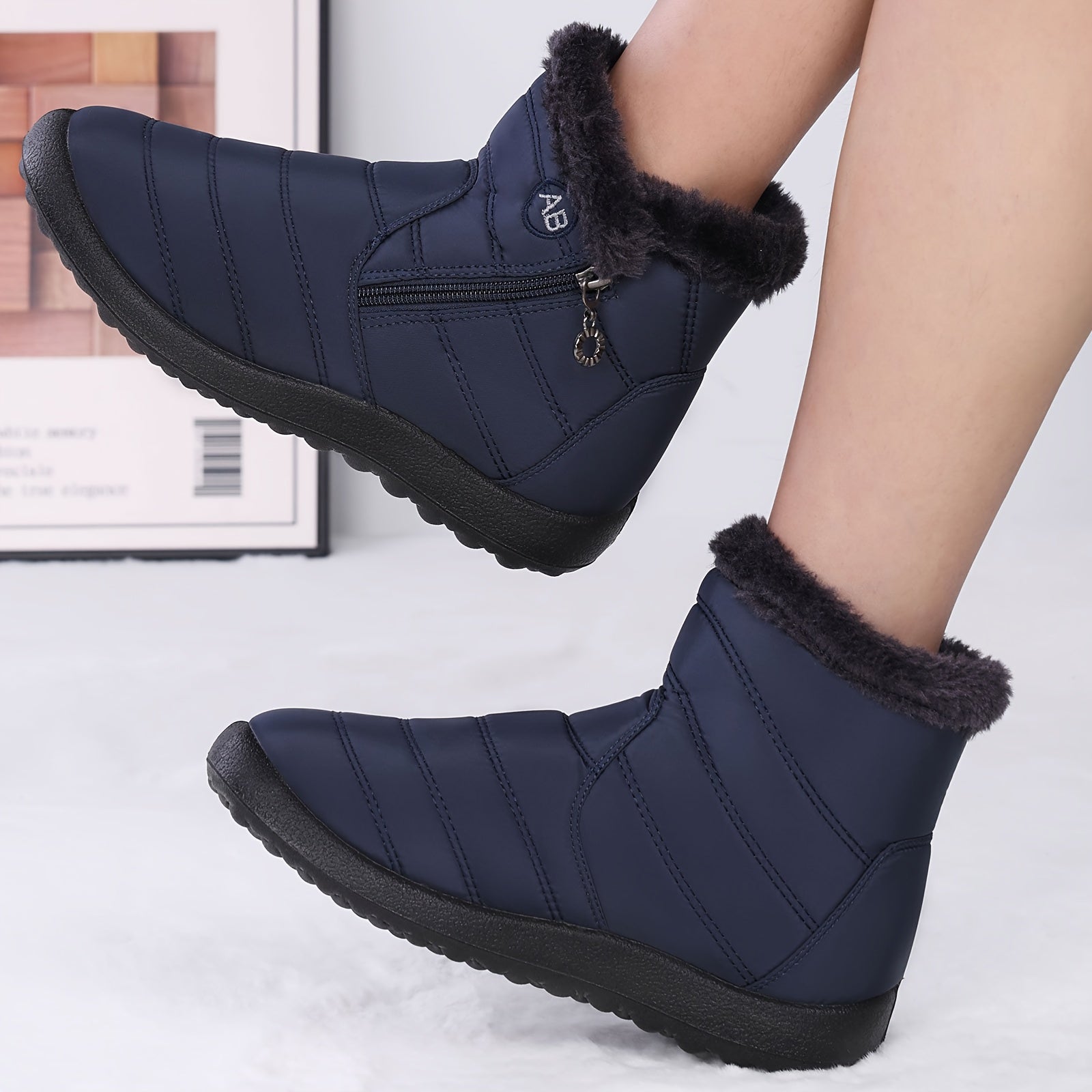 Women's Plush-Lined Winter Snow Boots with Side Zipper Faux Fur Collar