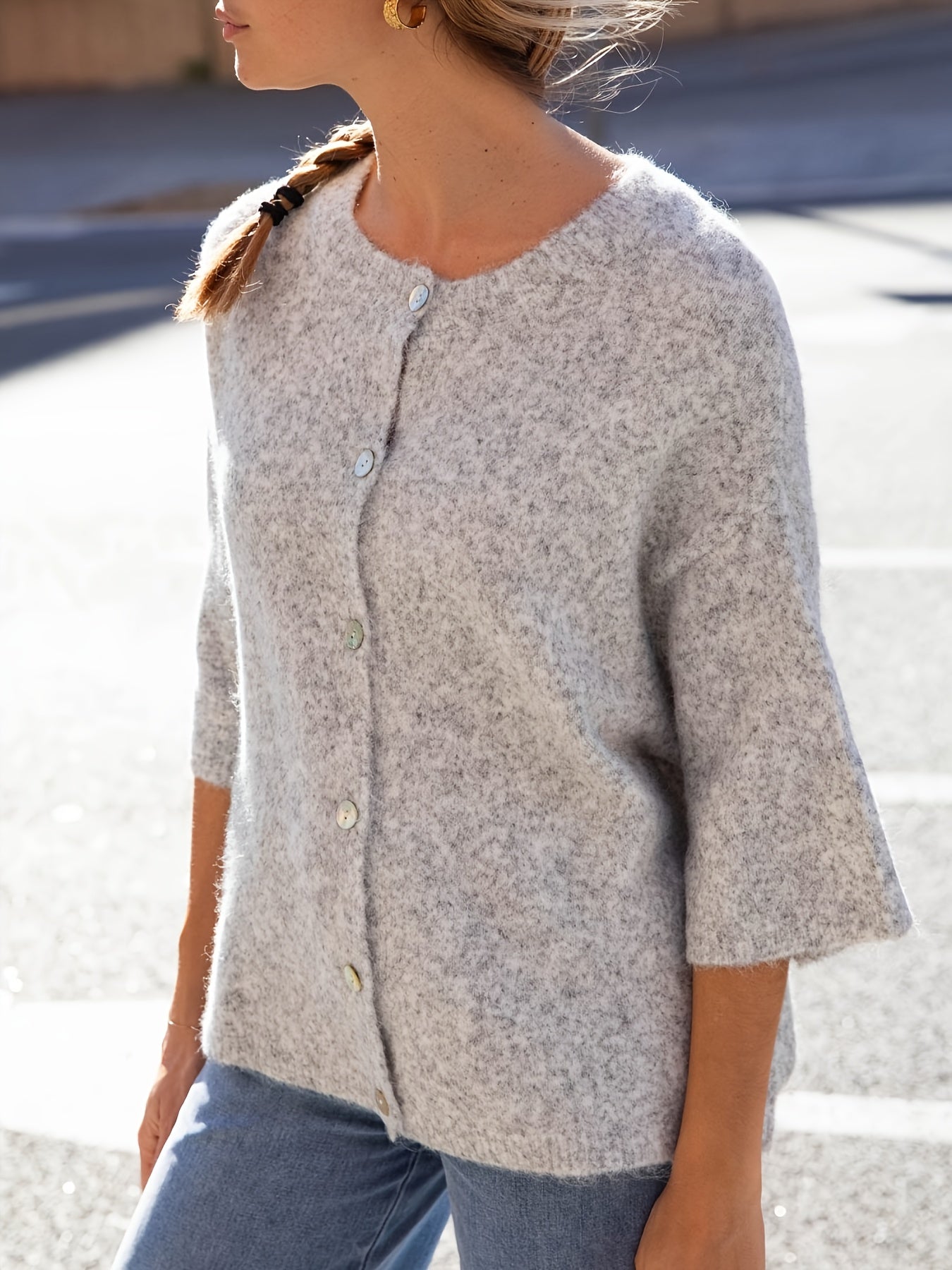 Женский кардиган больших размеров светло-розового цвета с пуговицами и рукавами 3/4