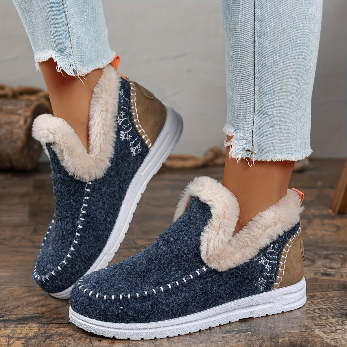 Women's Slip-On Winter Boots Cold Weather Plush-Lined Black Durable Traction