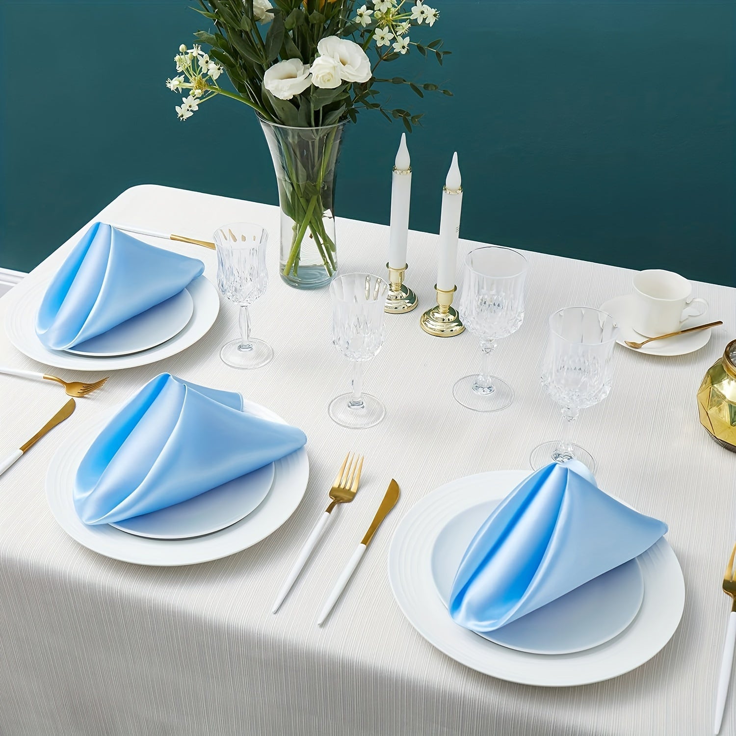 16-Pack Light Blue Square Polyester Napkins 43.18x43.18 cm for Restaurant Events Parties