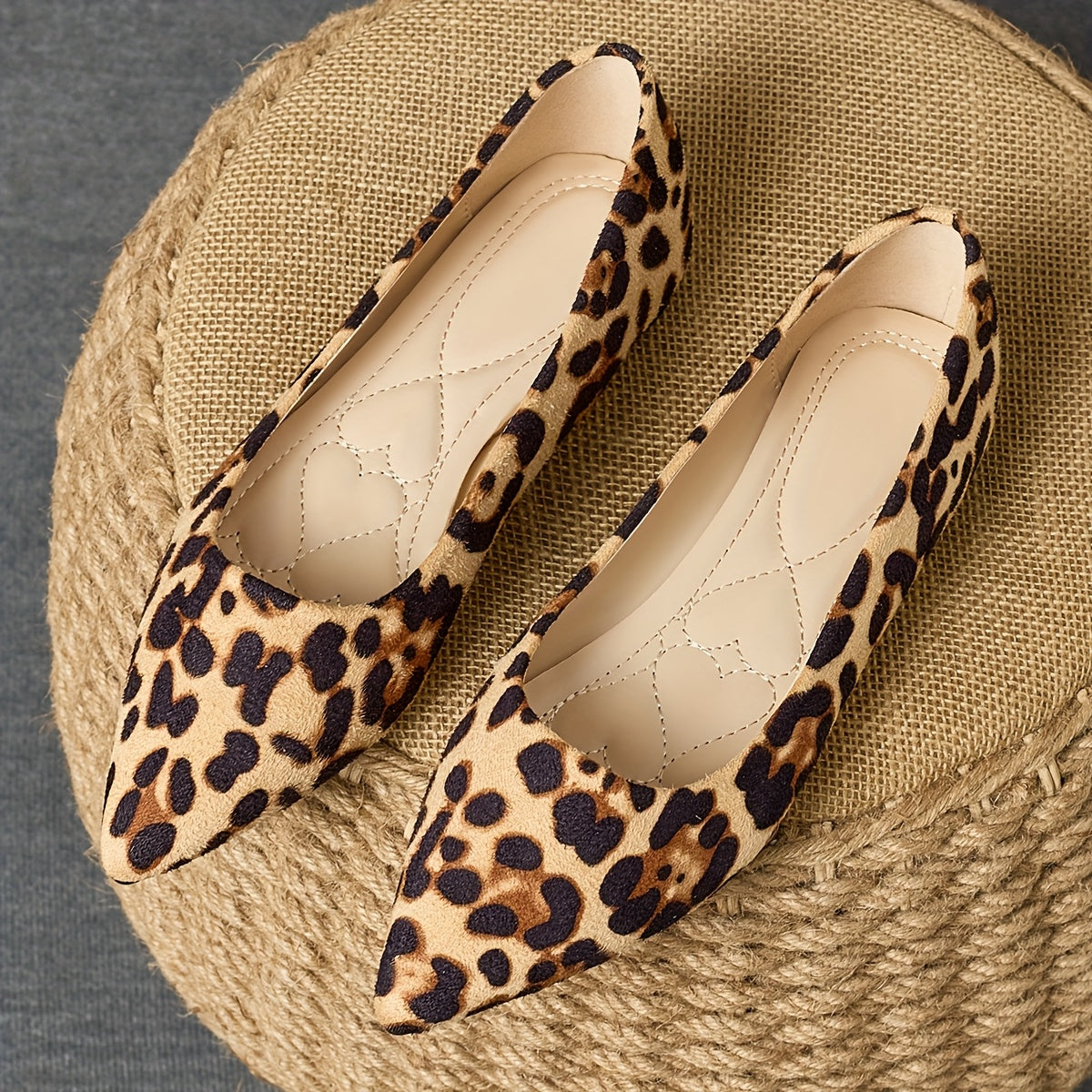 Women's Leopard Print Slip-On Flats Non-Slip Pointed Toe All-Season Shoes