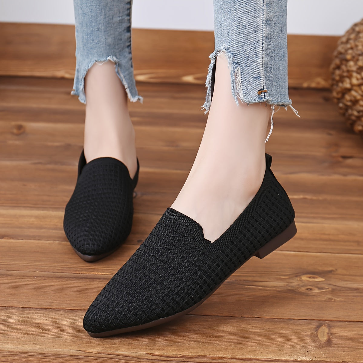 Women’s Breathable Fabric Flat Shoes Casual Pointed Toe Loafers