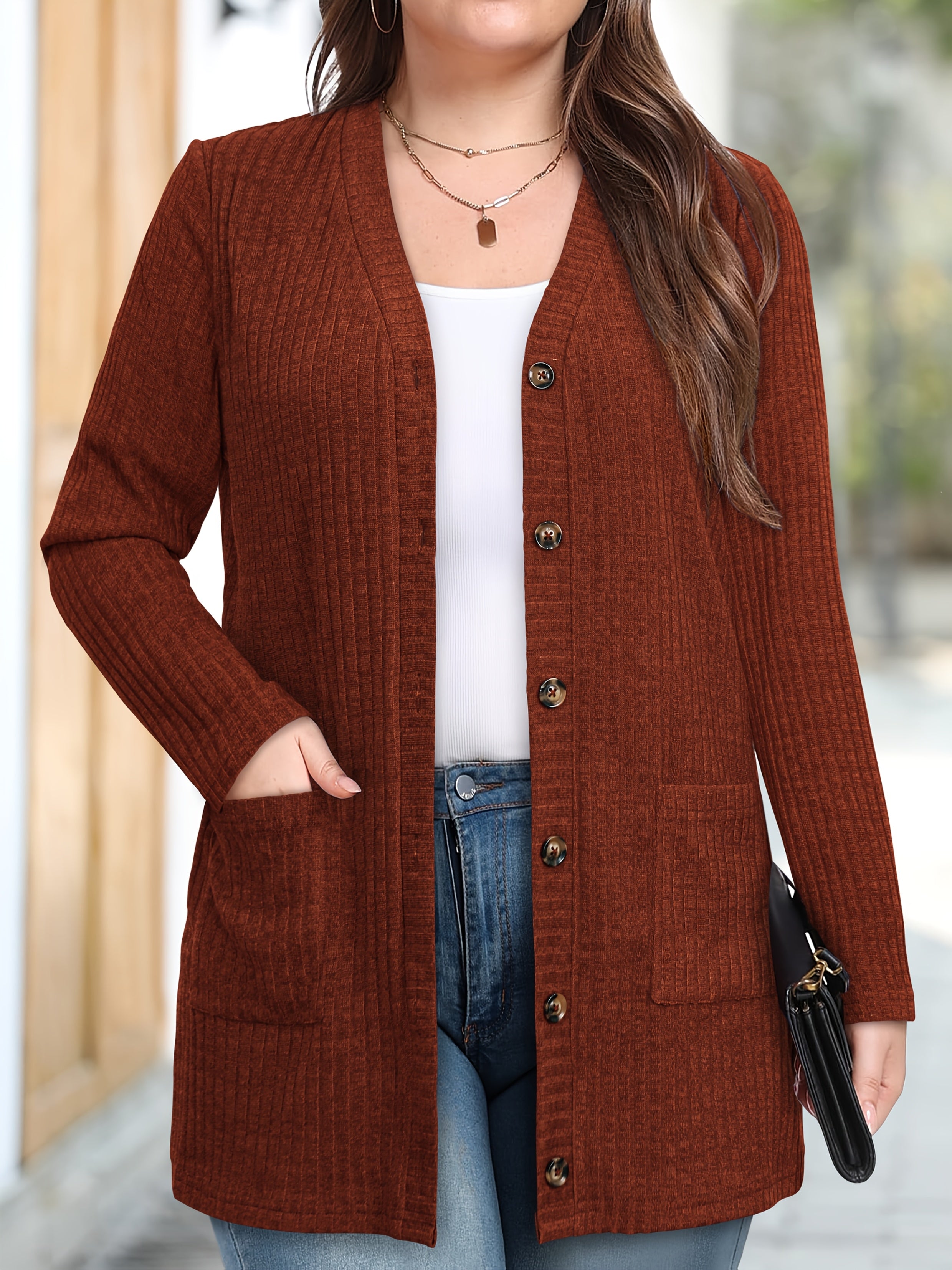 Zarif, mashhur ayollar jeki, cho'ntaklar va kamarlari bilan kengaytirilgan o'lchamlarda