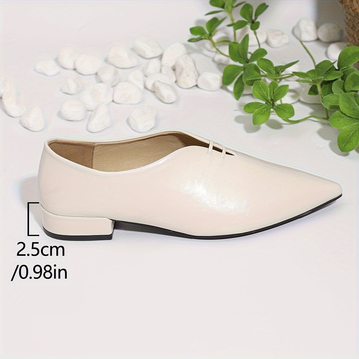 Women's White Oxford Flats with TPU Sole and Pointed Toe