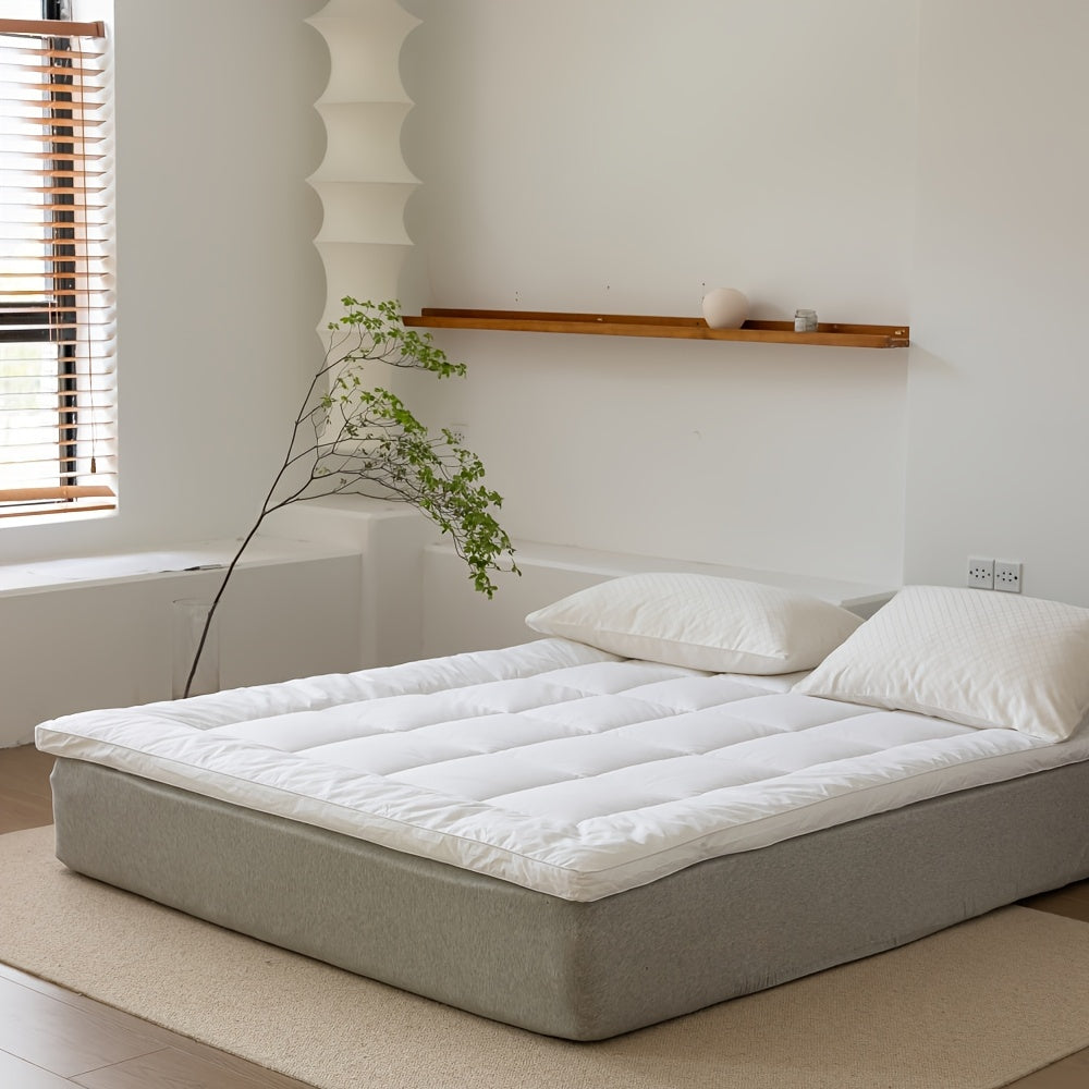 Full Size Mattress Protector Thin Down Alternative Breathable All Seasons