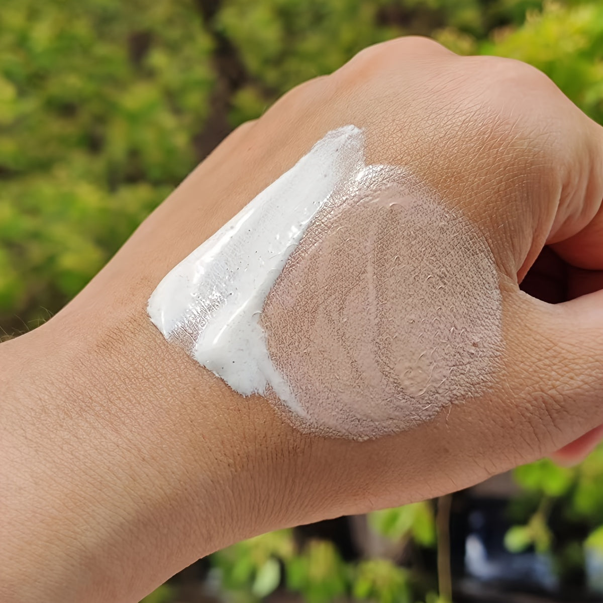 Women Color-Changing Foundation Medium Light Skin Tone Blends Instantly