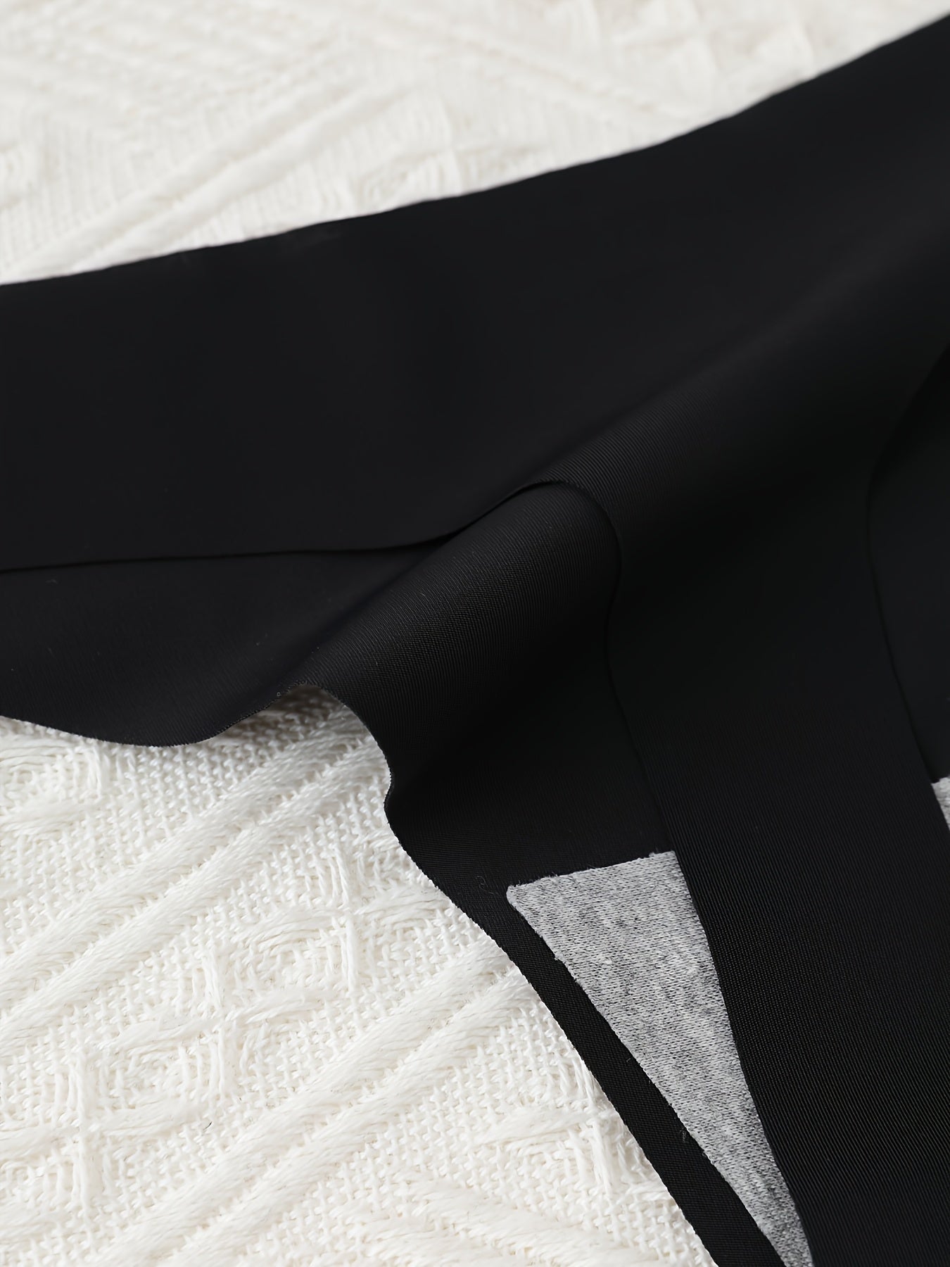 Women’s Seamless Thongs Underwear Comfortable Sexy Low-Rise Pack of 9