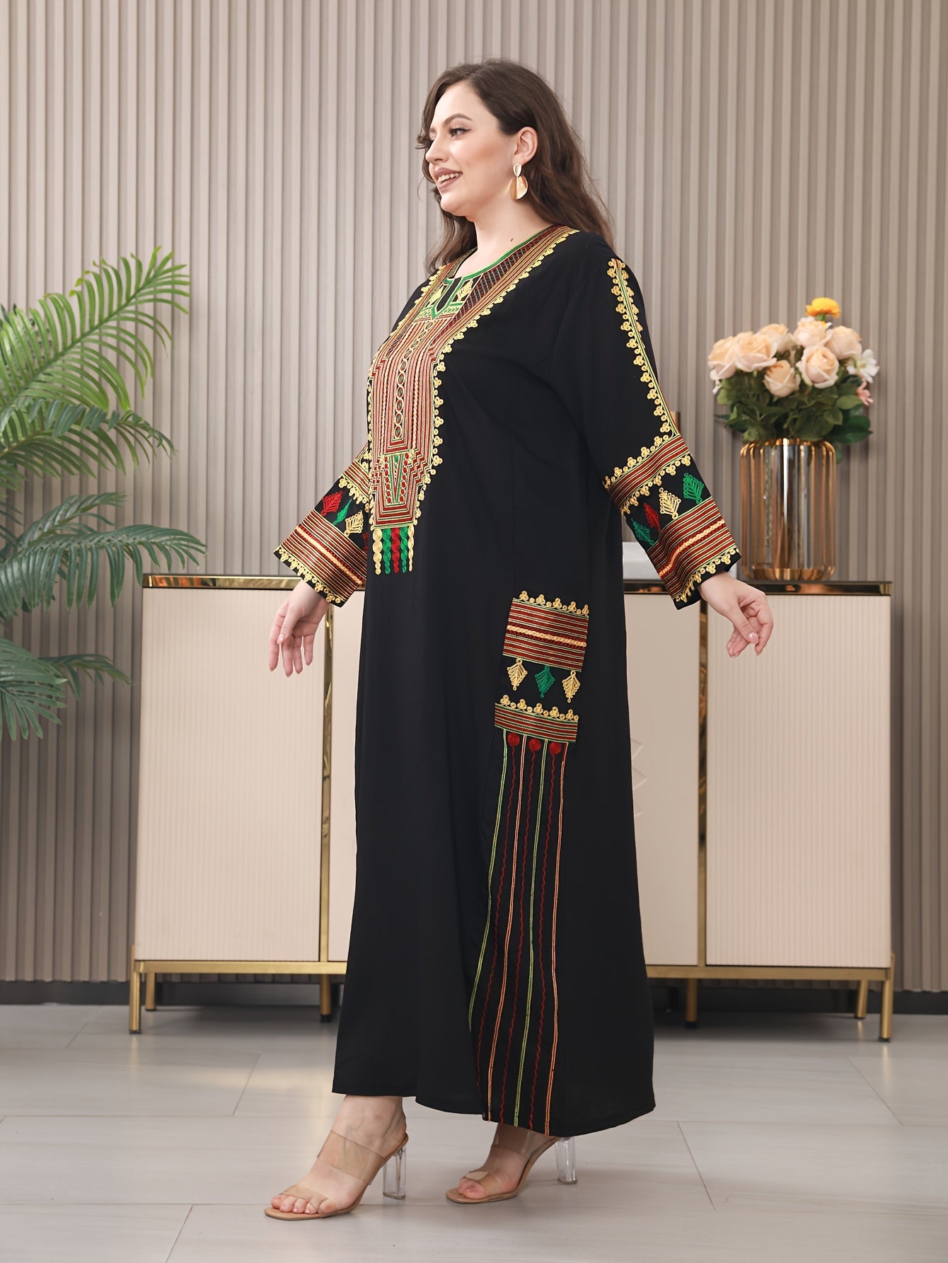 Plus Size Middle Eastern Rayon Kaftan with Embroidery for Summer Mature Women