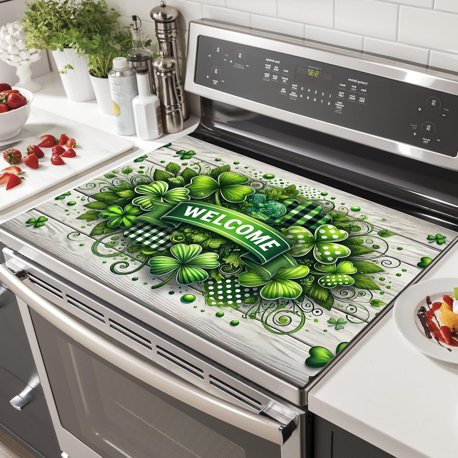 Mustahkam gaz pechka himoyachisi - issiqlik va chizishlarga chidamli, bu zamonaviy pishirish plitasi himoyasi tozalash uchun juda oson va barcha oshxonalar uchun mukammaldir.