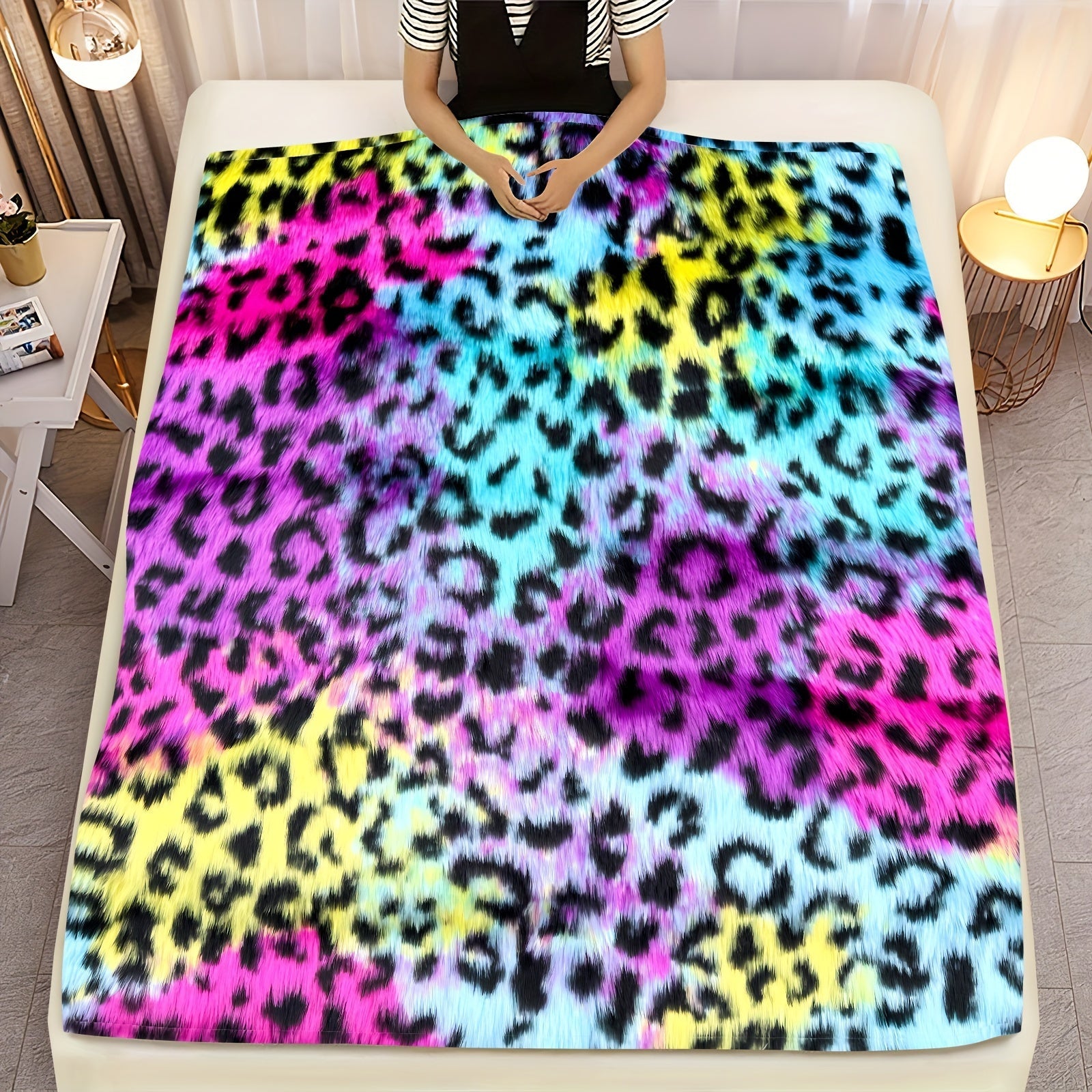 Rang-barang fleece yostiq bilan leopard bosimi va kamalak rangli tie-dye bilan yotoq, divan, kreslo uchun