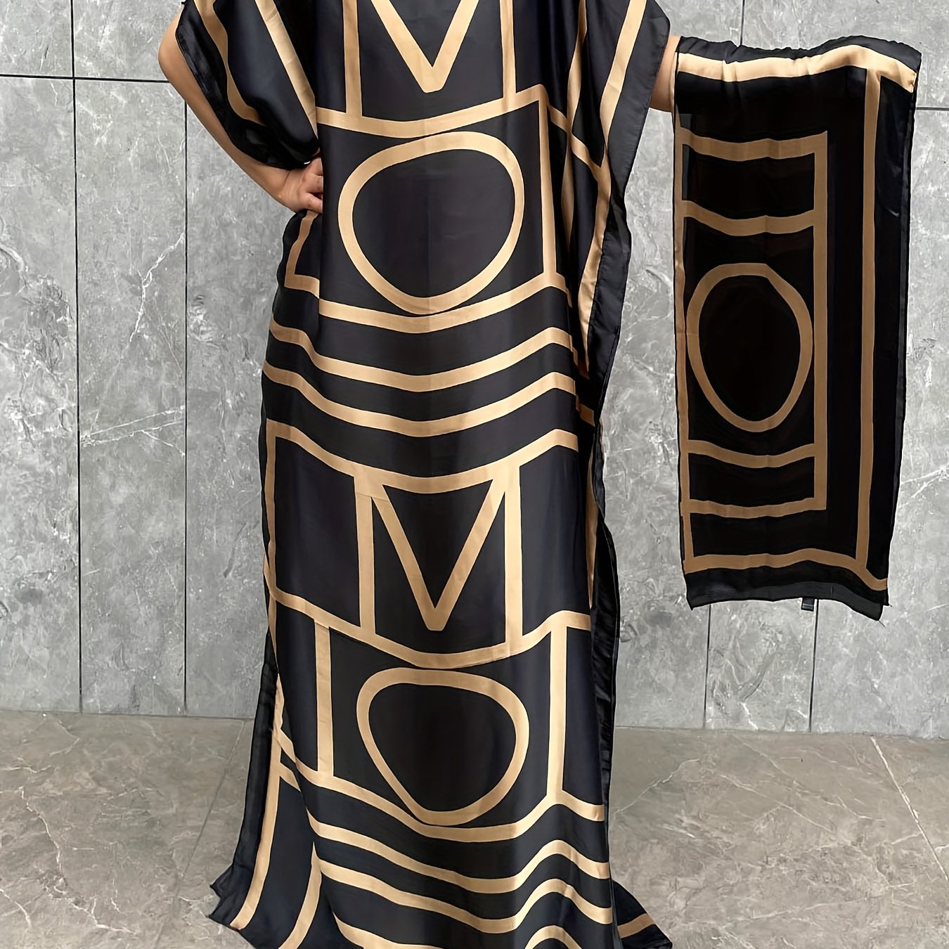 Plus Size Geometric Print Maxi Dress - Flattering Crew Neck Short Sleeves