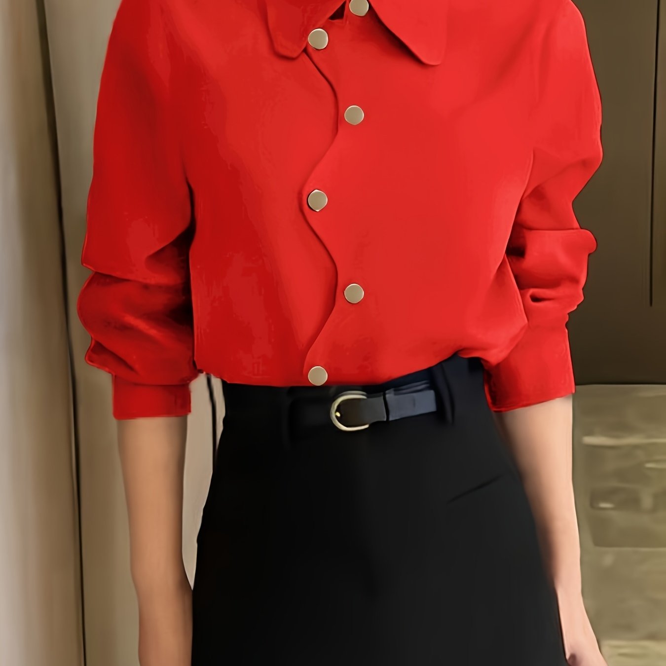 Camisa amarilla de poliéster para mujer con cuello de solapa y dobladillo asimétrico