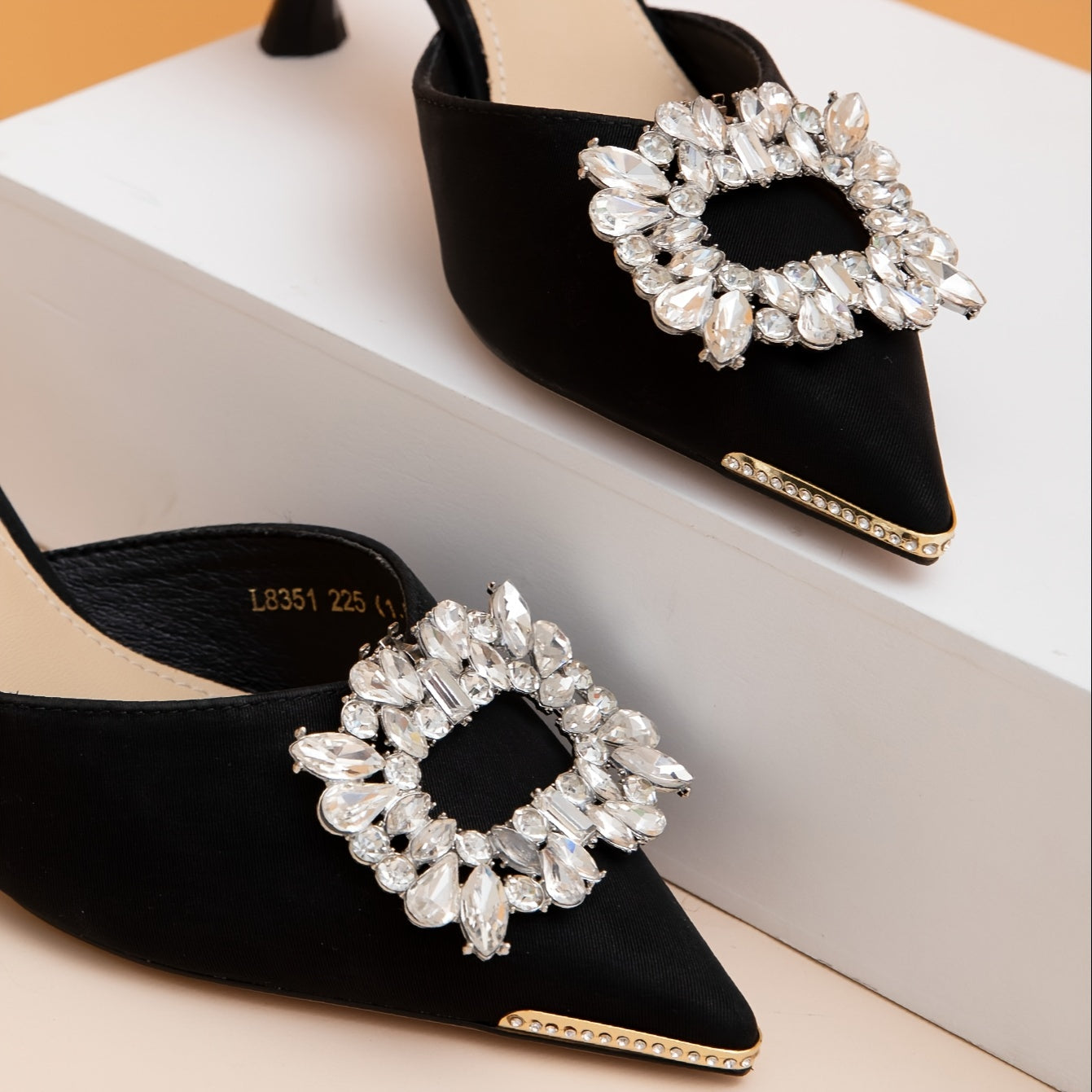 Ayollar uchun rhinestone kristal poyafzal kliplari 1/2 dona mis alloy bezakli burmalar