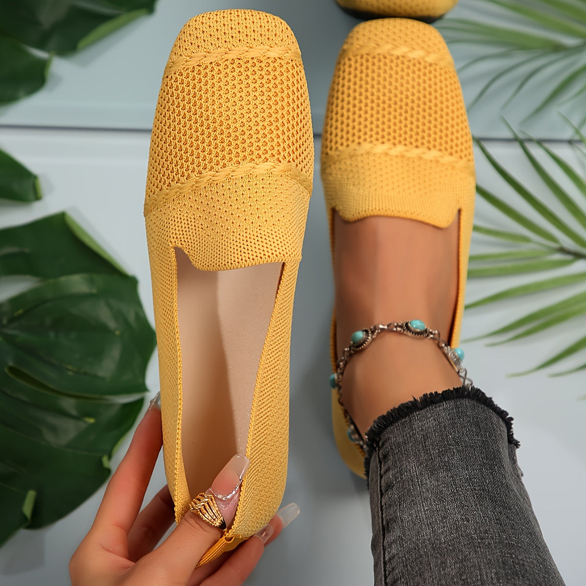 Ayollar uchun to'qilgan nafas oladigan kvadrat barmoqli poyabzal, to'rt fasl uchun