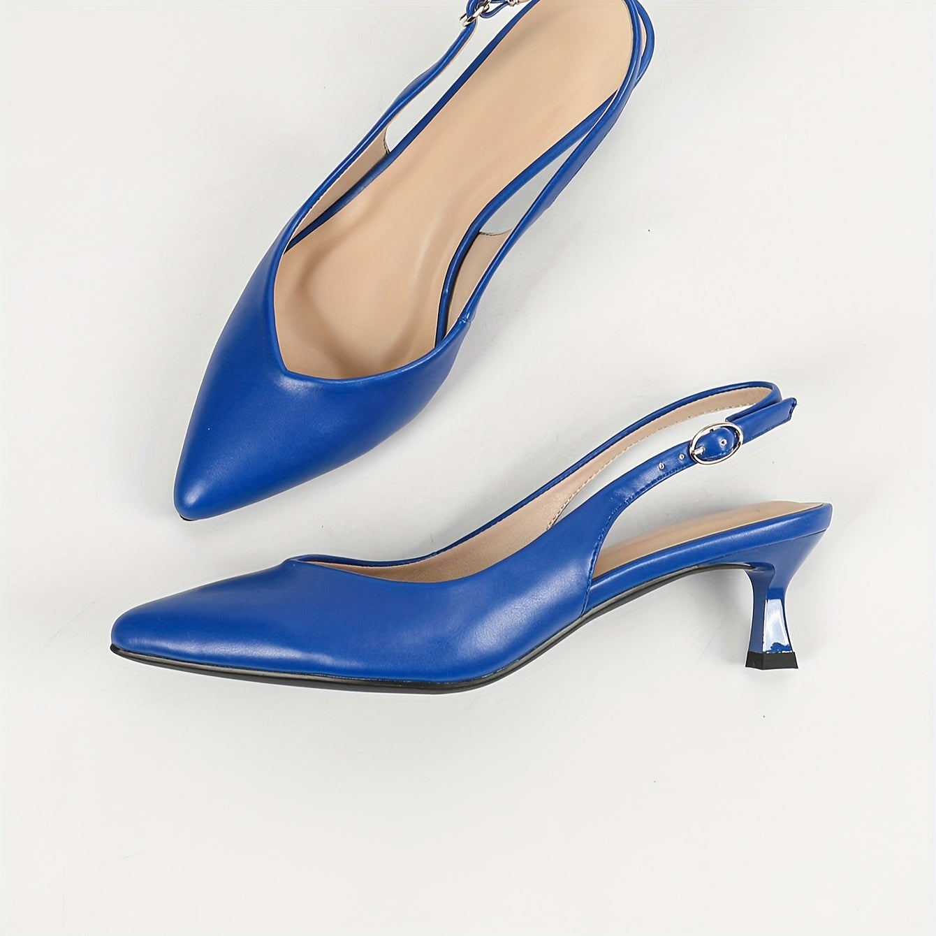 Ish uchun zamonaviy va qulay uchburchak to'piq to'piq sandallar.