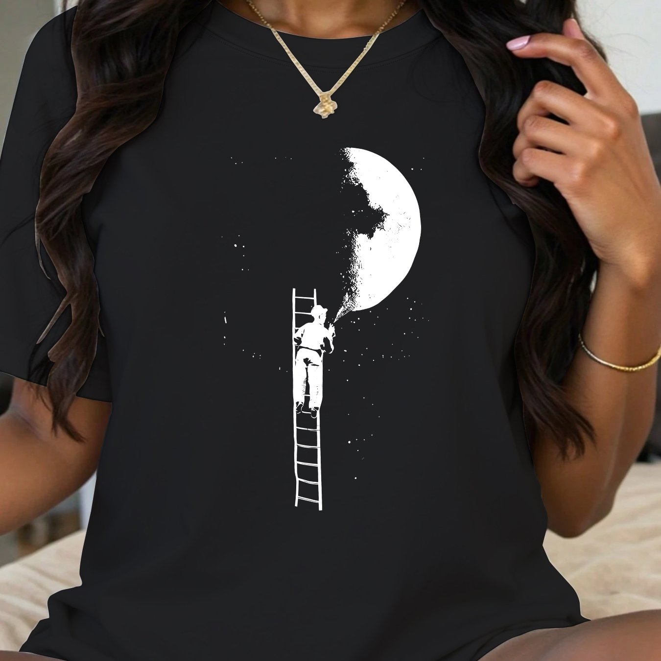Women's Casual Pattern T-Shirt Climbing Ladder Moon Print Round Neck