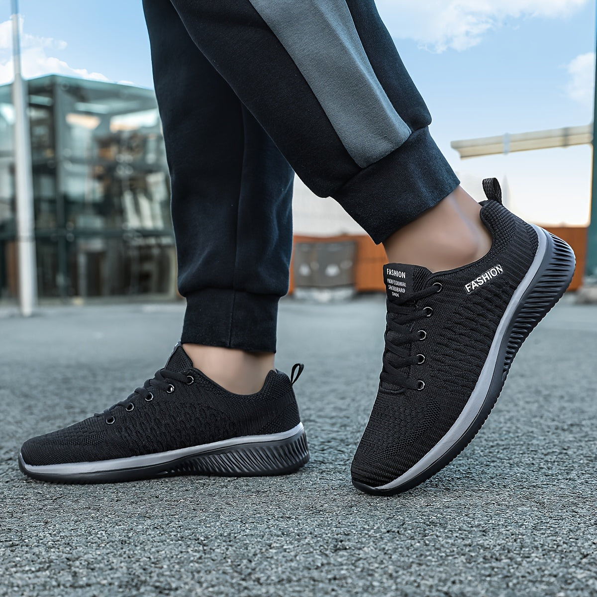 Unisex Mesh Sneakers Lightweight Breathable Lace-Up Athletic Shoes