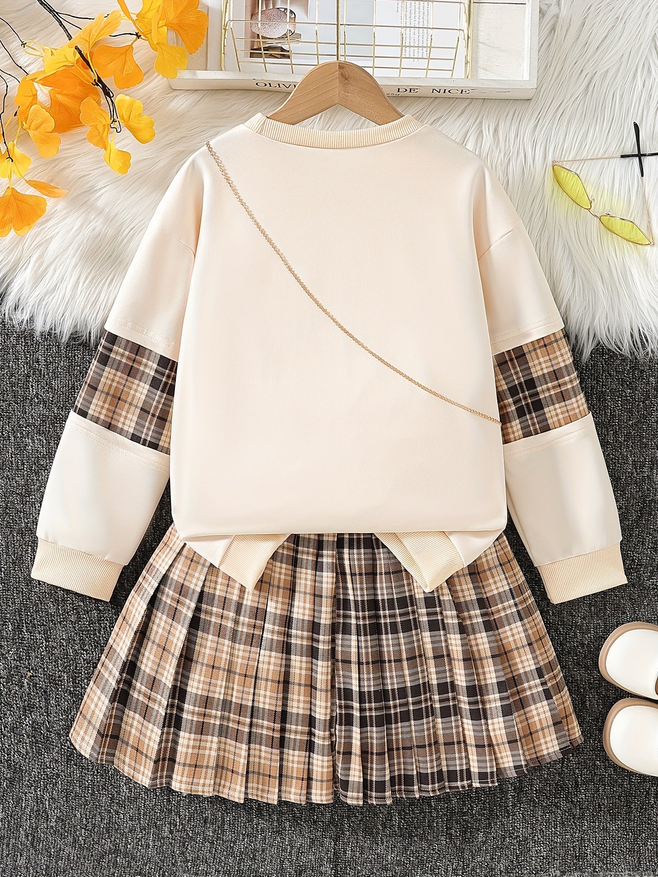 Girls Autumn Casual Outfit Set with Bear Embroidery Plaid Pleated Skirt and Pendant