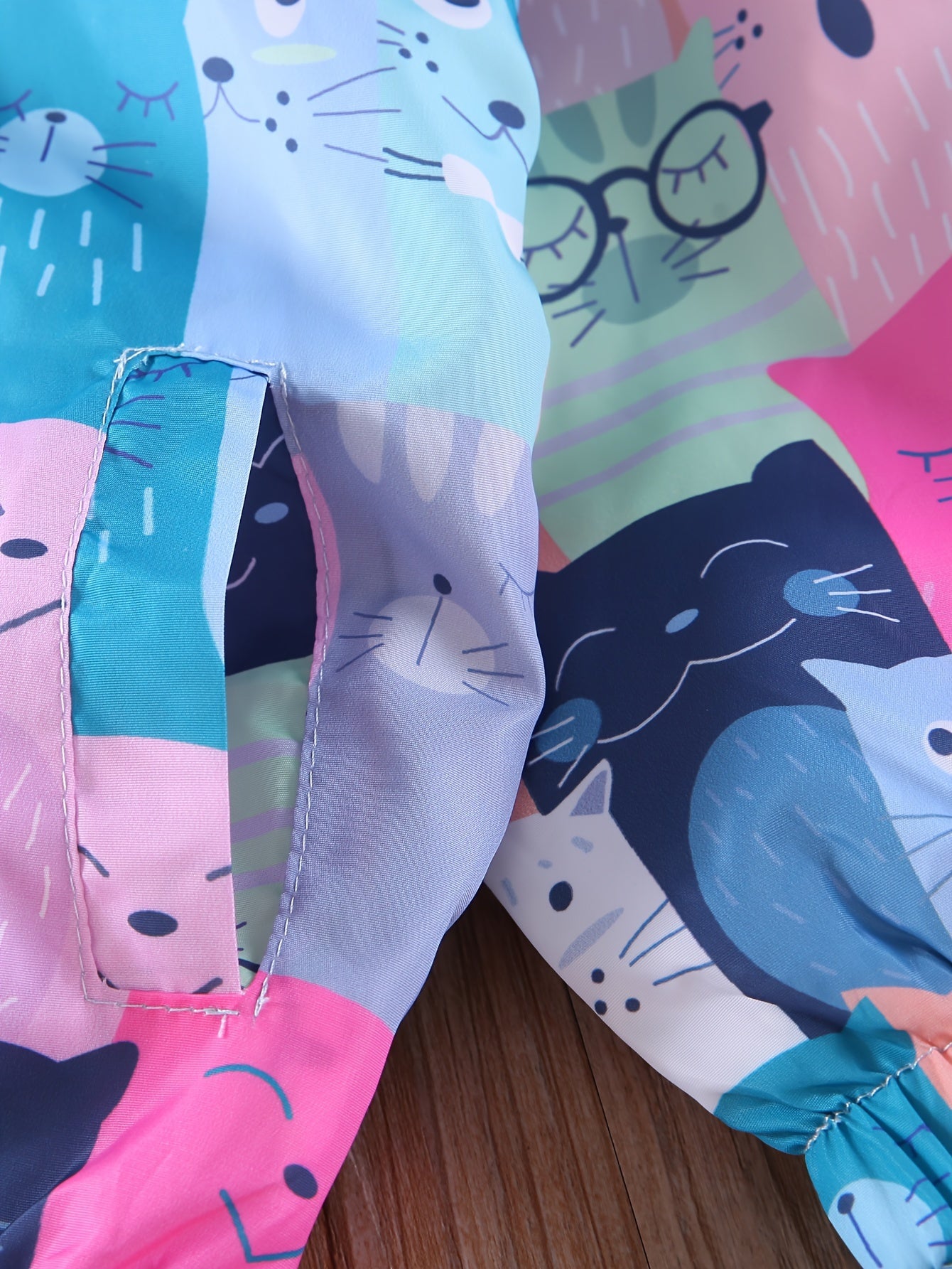 Girls' Lightweight Windbreaker Jacket with Colorful Cat Print for Spring and Fall