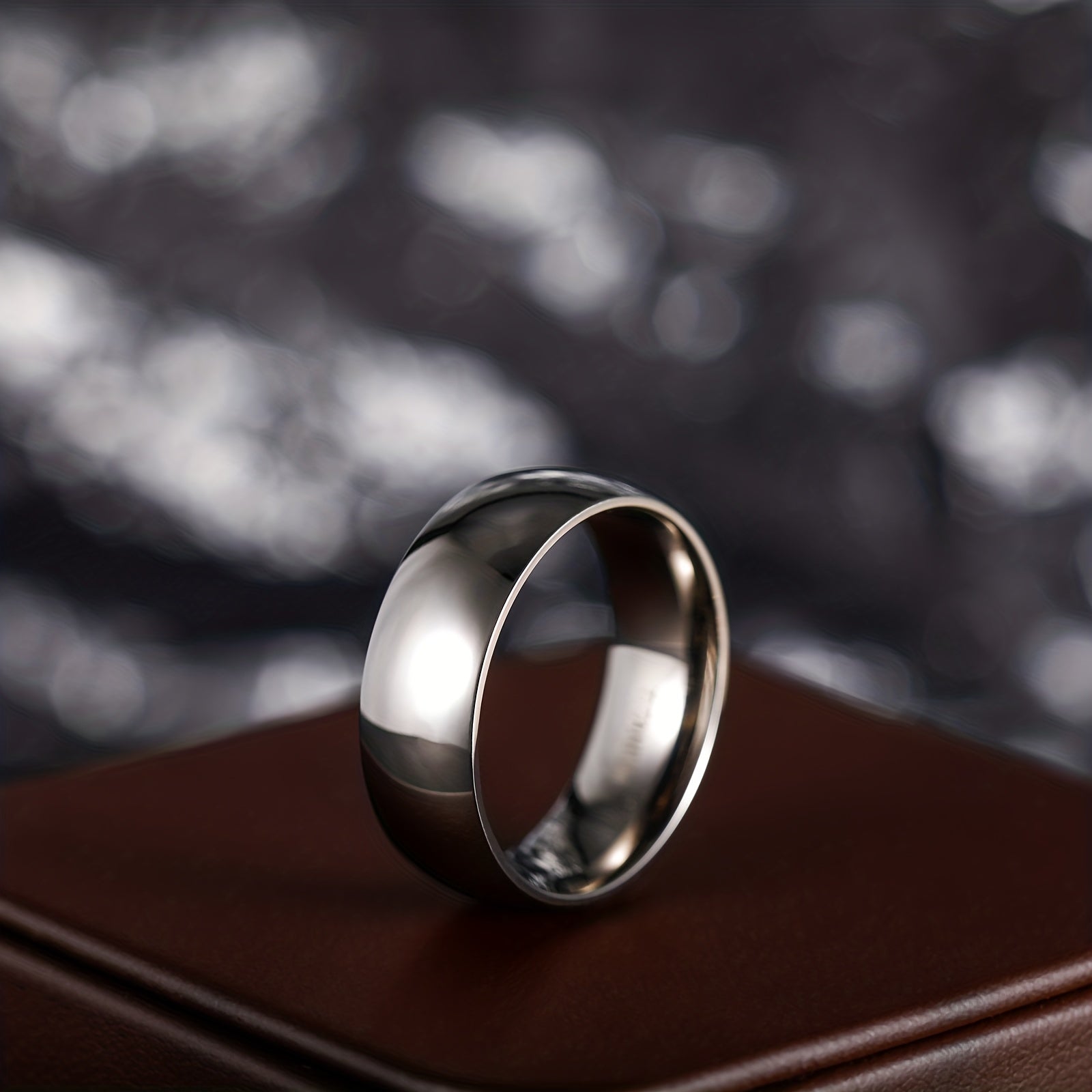 Erkaklar uchun Dome Yuqori Polirovka Qilingan Toza Titan Halqa, kengligi 8mm, AQSh o'lchovlari 4.5-14 da mavjud, bitta dona sifatida sotiladi.