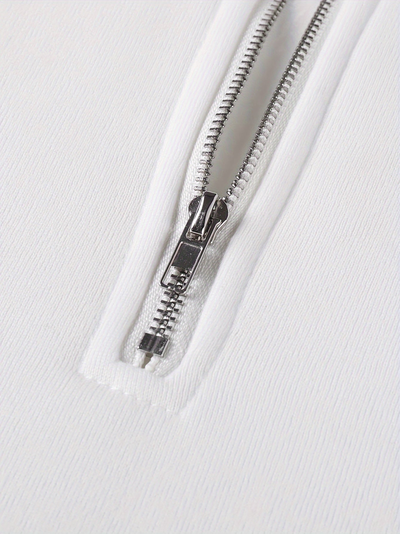 Erkaklar uchun qulay fermuarlı uzun yengli sviter, bahor va kuzda har kuni kiyish uchun mukammal.