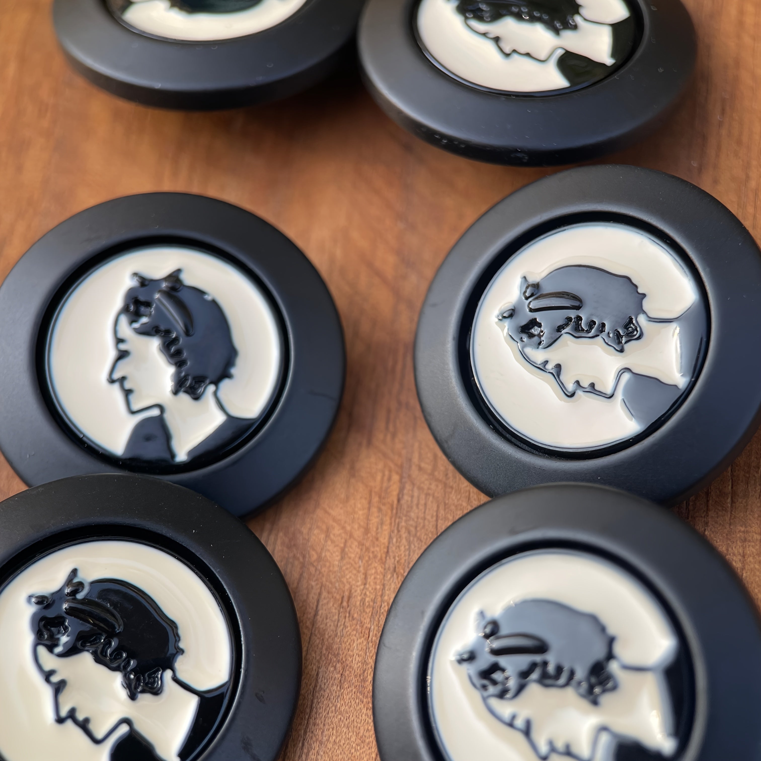 Set of 5 Black Resin Buttons with Portrait Design for Clothing and Crafts