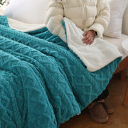 Double-Layer Ultra-Soft Blanket with Wave Pattern for All-Season Comfort