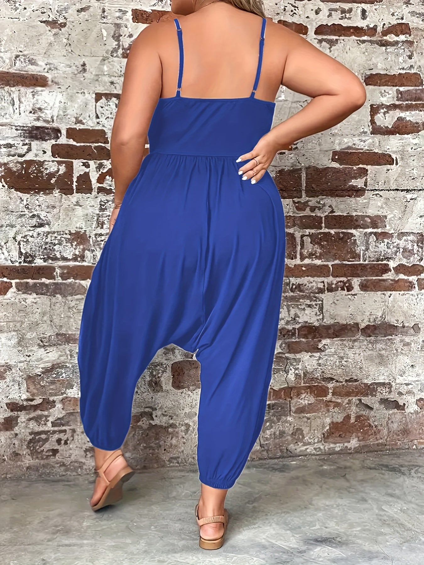 Women's Plus Size Green Sleeveless Jumpsuit with V-Neck and Wide Legs