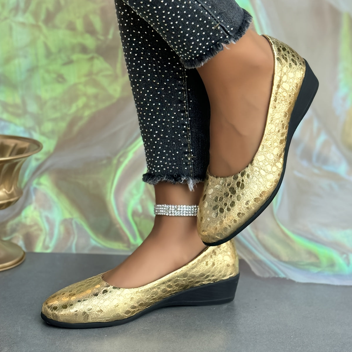 Women's Metallic Crocodile Pattern Mary Jane Flats Slip-On All-Season Comfort