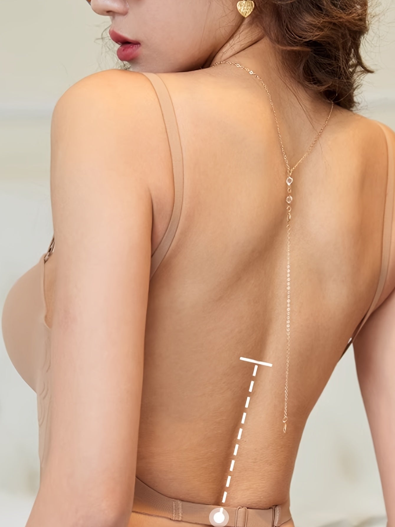 Ayollar uchun uzluksiz yupqa yuqori va qalin pastki U-shaklidagi orqa qismi bo'lmagan qo'llab-quvvatlovchi ko'kraklar