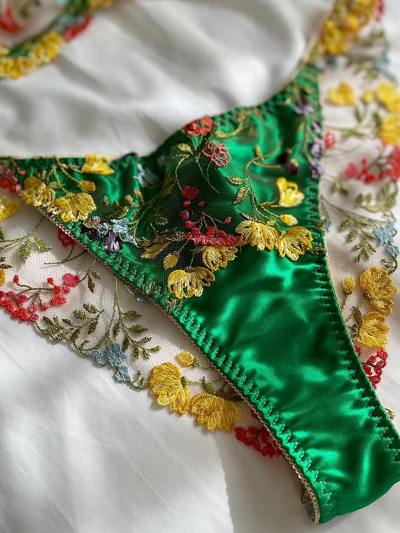 Women's Ultra-Thin Breathable Floral Lingerie Set