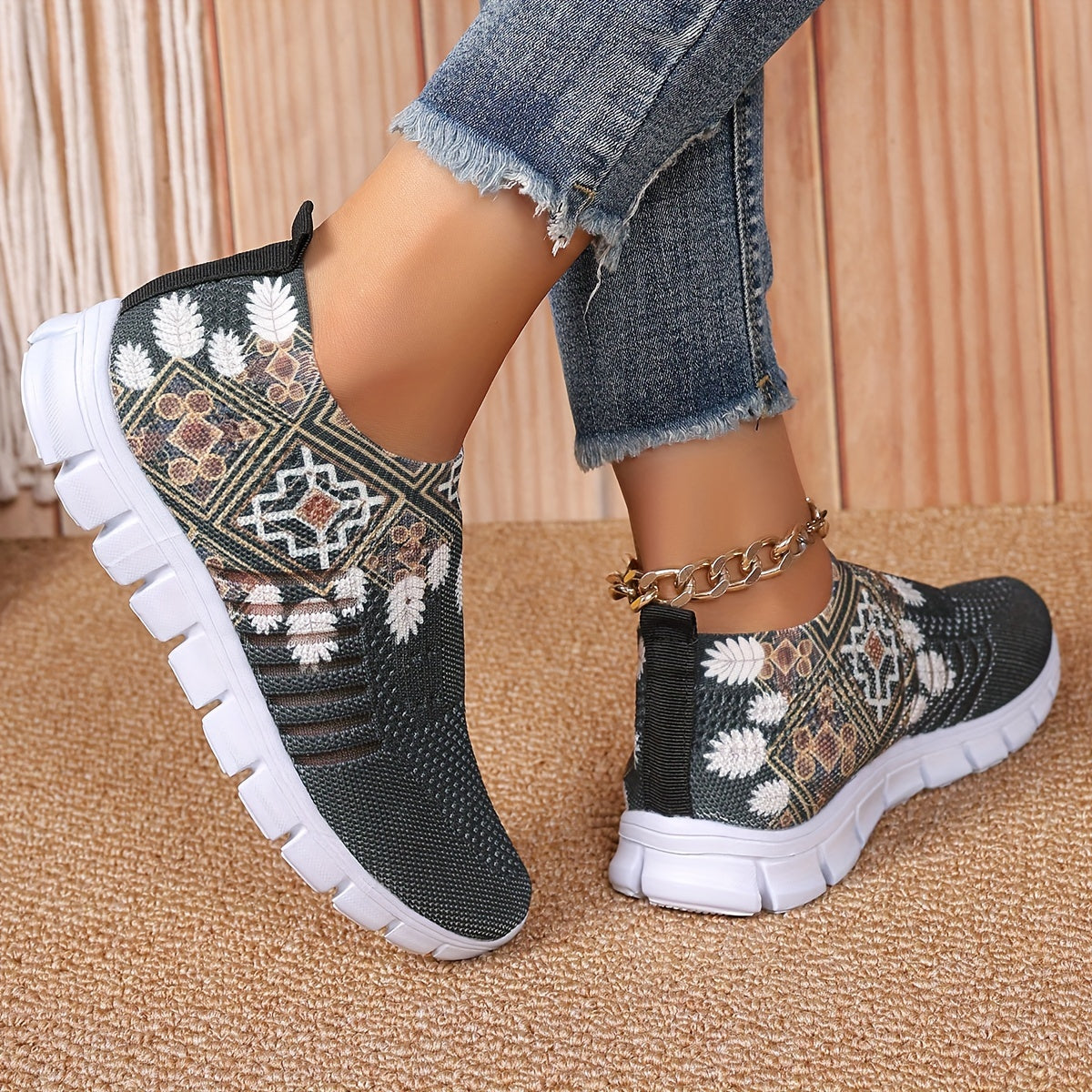 Women's Slip-On Sneakers Breathable Lightweight Low Top Walking Shoes