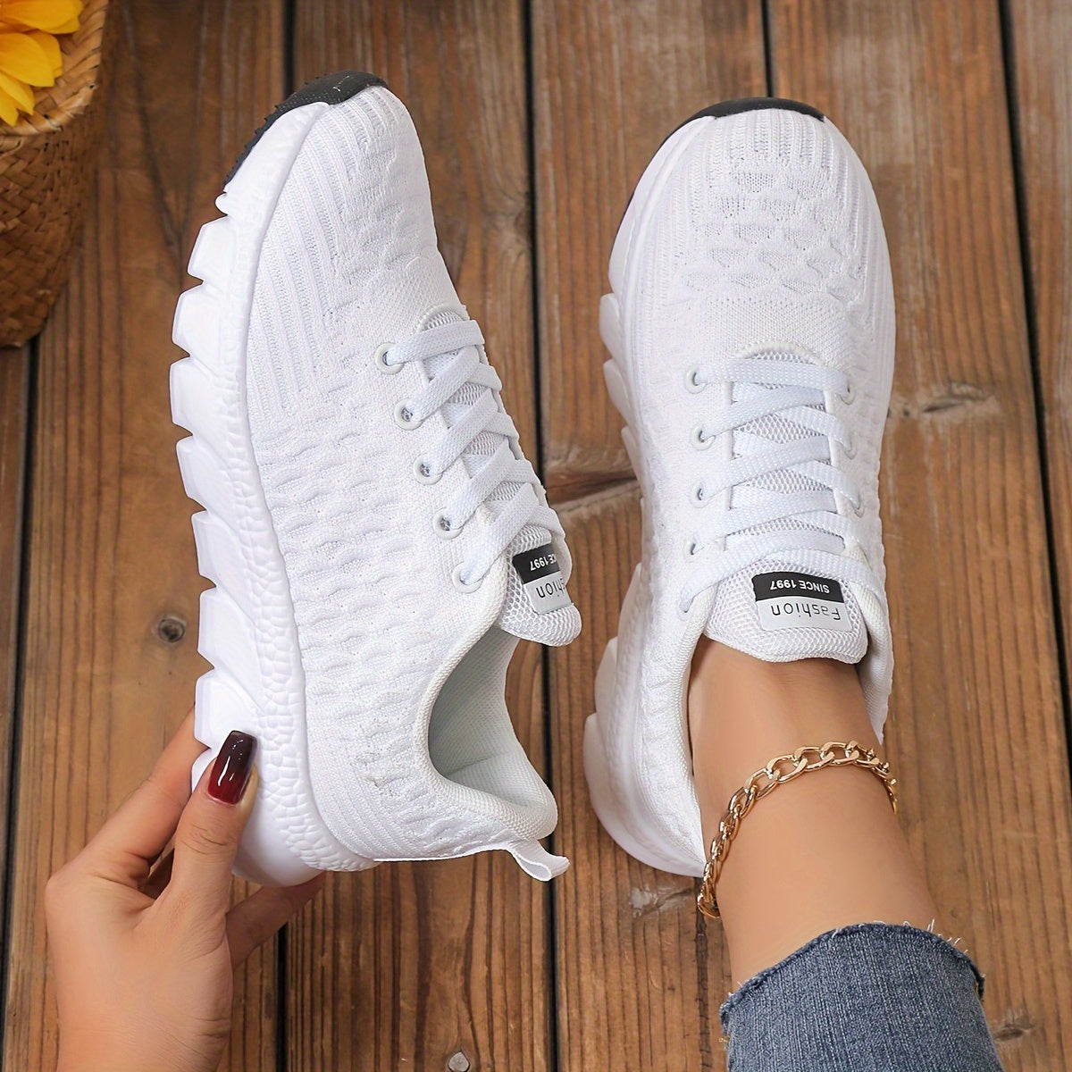 Women's Breathable Knit Sneakers Casual Lace-Up Outdoor Low Top Sport Shoes