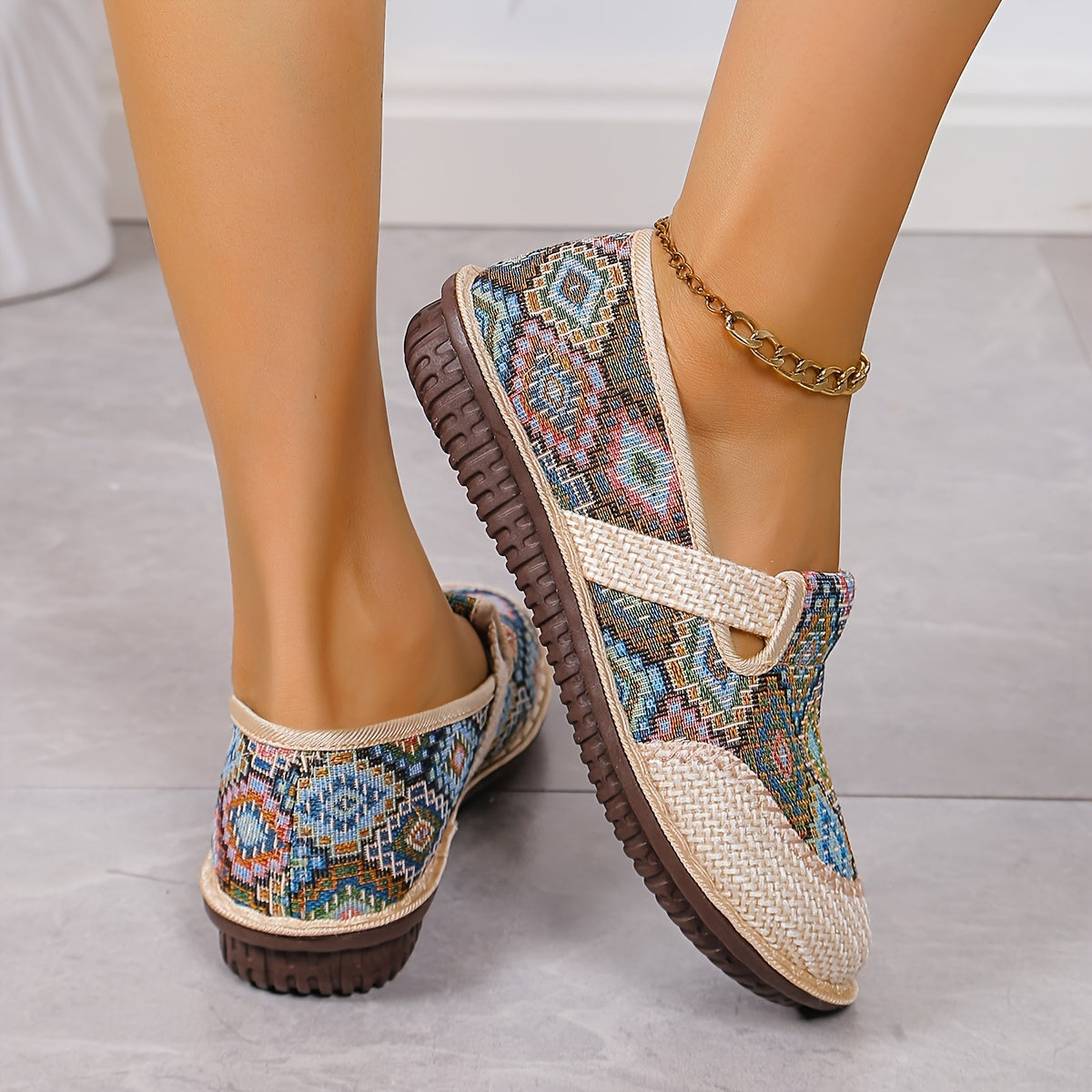 Women's Argyle Printed Slip-On Mules with Lightweight Sole and Breathable Fabric