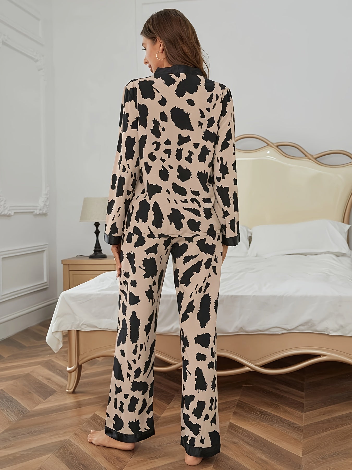 Adult Pajama Set with Milk Pattern Polyester All Over Print for Spring and Autumn