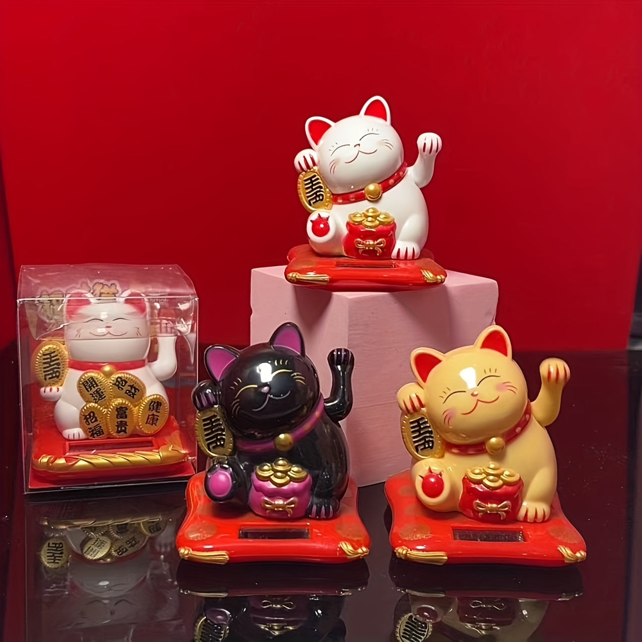 Solar-Powered Lucky Cat Figurine Battery-Free Car Dashboard Home Decor