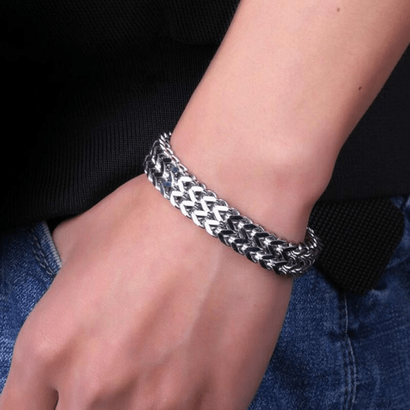 Men's Silver Stainless Steel Chain Bracelet with Magnetic Buckle for Casual Wear