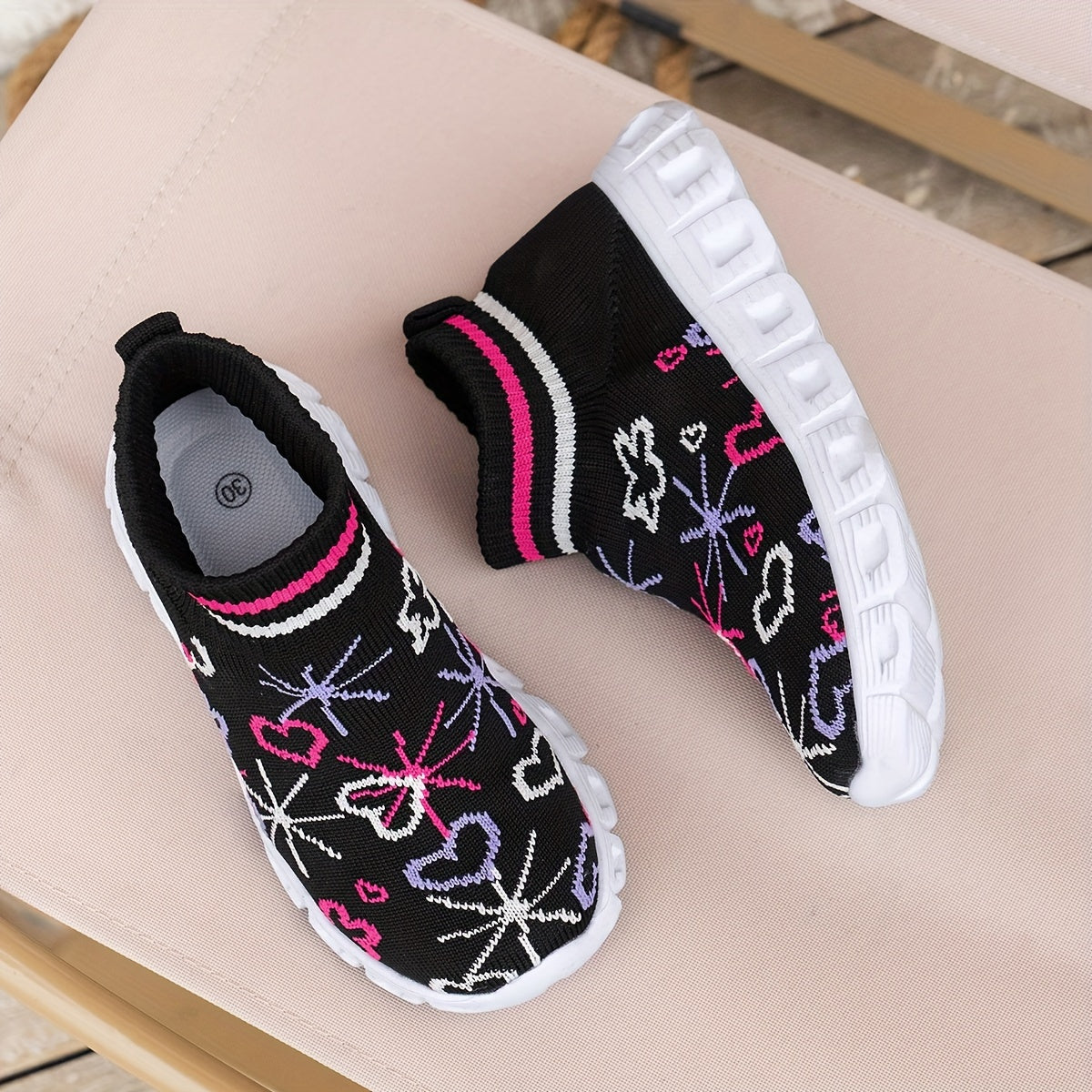 Kids Girls Boys Casual Sneakers with Embroidered Heart and Star Pattern Mid Top All-Season