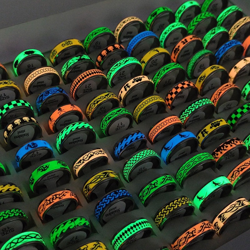 50 dona zanglamas po'latdan yasalgan yorqin halqalar to'plami, erkaklar va ayollar uchun mo'ljallangan, kundalik kiyimlari yoki maxsus ziyofat aksessuarlari bilan birlashtirish uchun.