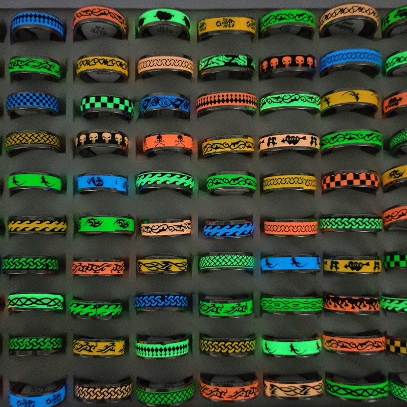 50 dona zanglamas po'latdan yasalgan yorqin halqalar to'plami, erkaklar va ayollar uchun mo'ljallangan, kundalik kiyimlari yoki maxsus ziyofat aksessuarlari bilan birlashtirish uchun.