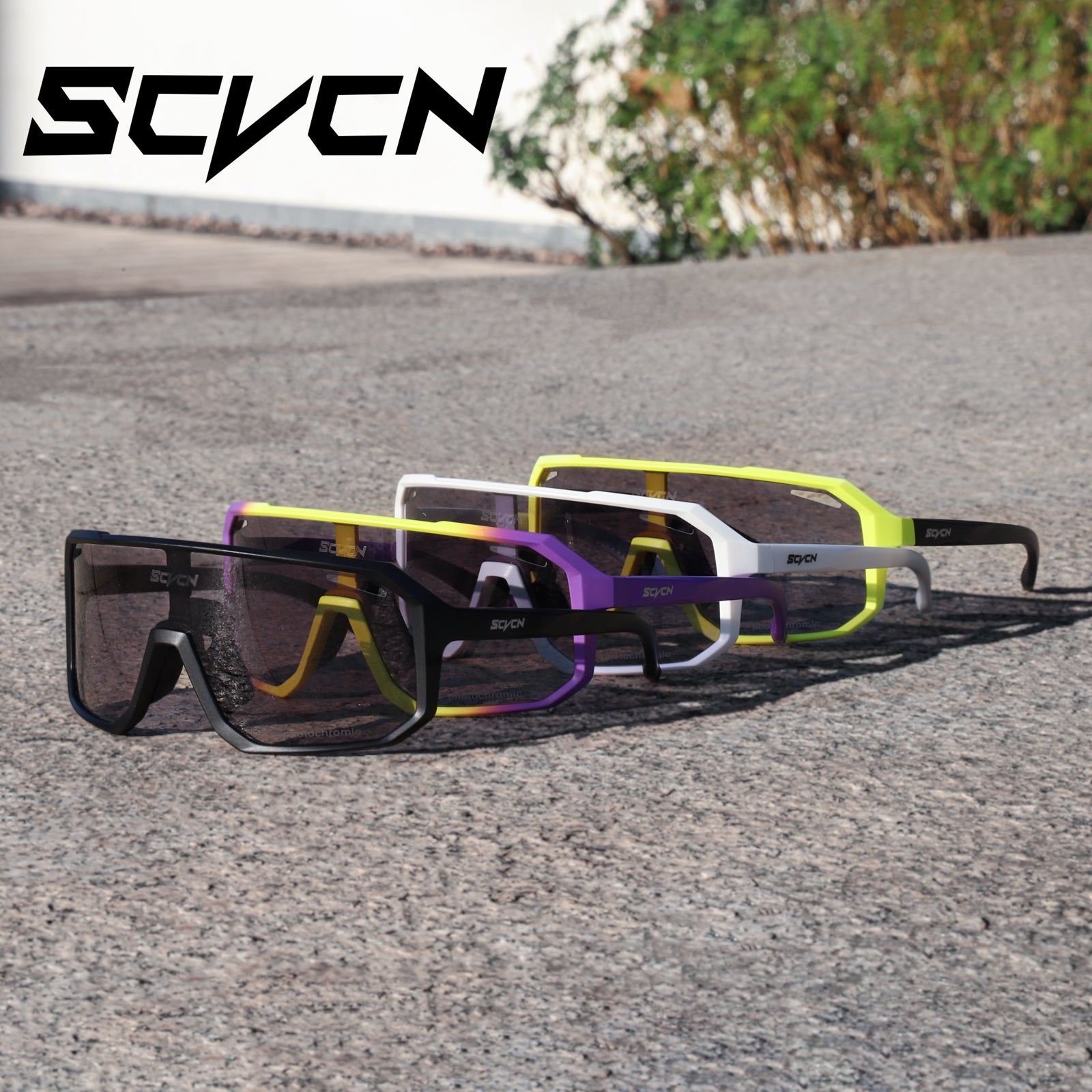 SCVCN Glasses equipped with photochromic lenses specially crafted for cycling, road driving, mountain running, and other outdoor sports. These glasses offer protection against wind for both men and women.