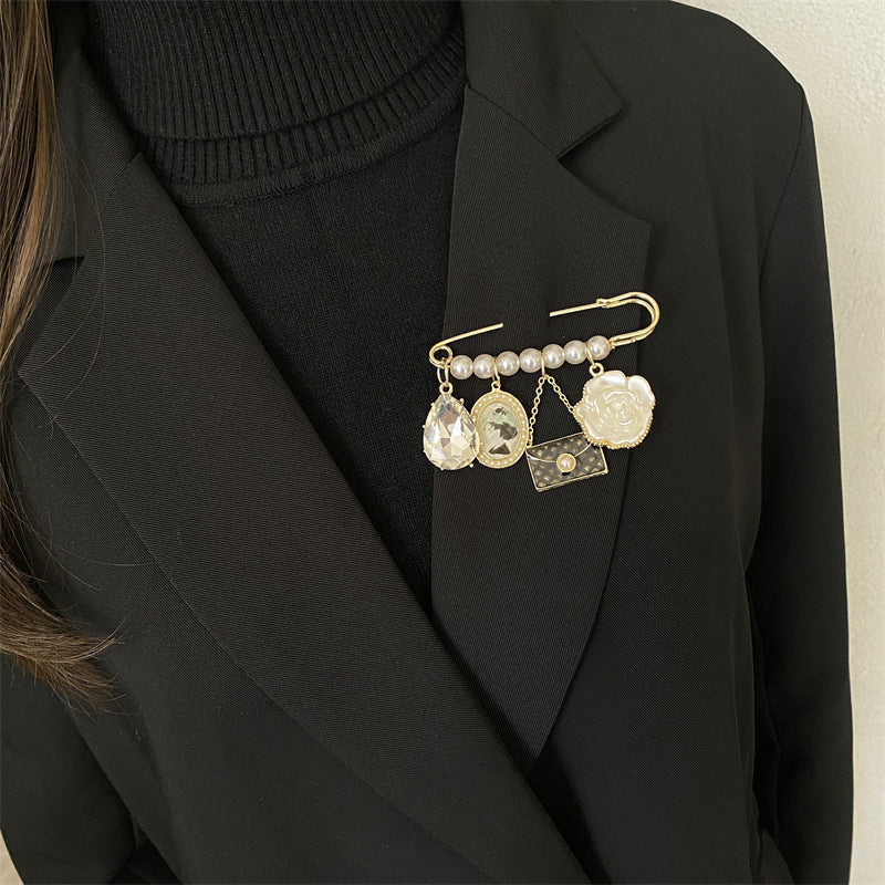 Crystal Flower Brooch Pin with Rhinestone Pendant for Women Weddings Parties