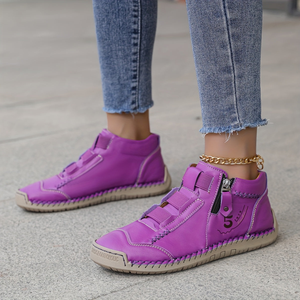 Women's All-Season Hand-Stitched British Style Lace-Up Cross Training Shoes in Multiple Colors