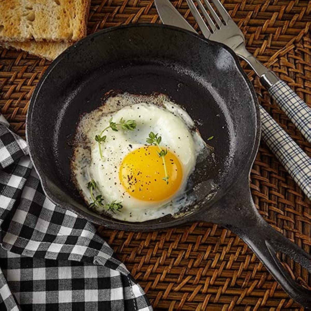 Cast Iron Frying Pan 15.24 cm with Drip Nozzle for Camping Indoor Outdoor Cooking