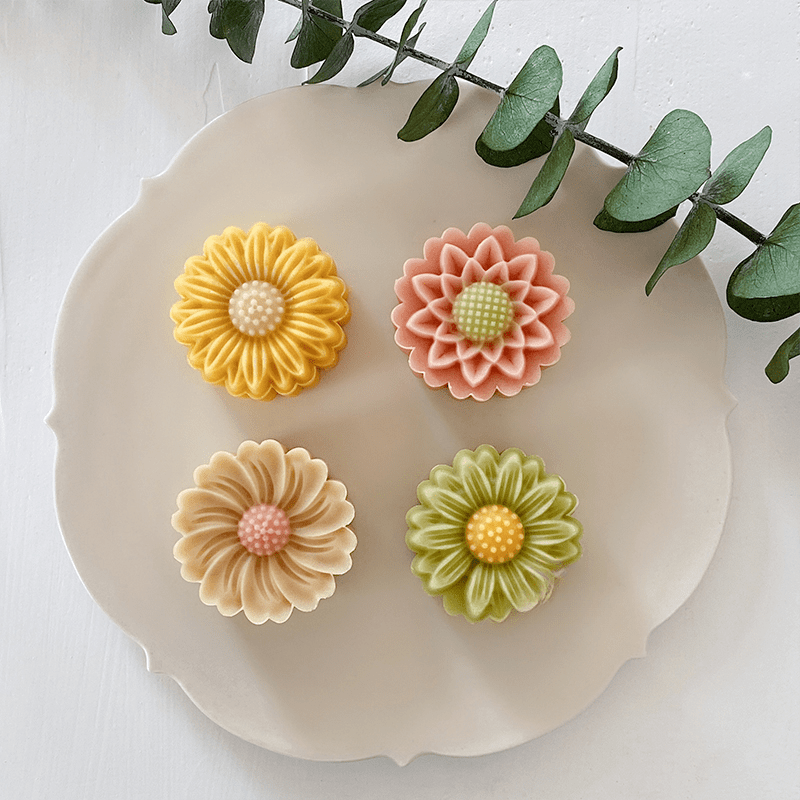 Moon Cake Mold Set with 4 Stamps, Daisy Shape, Pastry DIY Cookie Tools