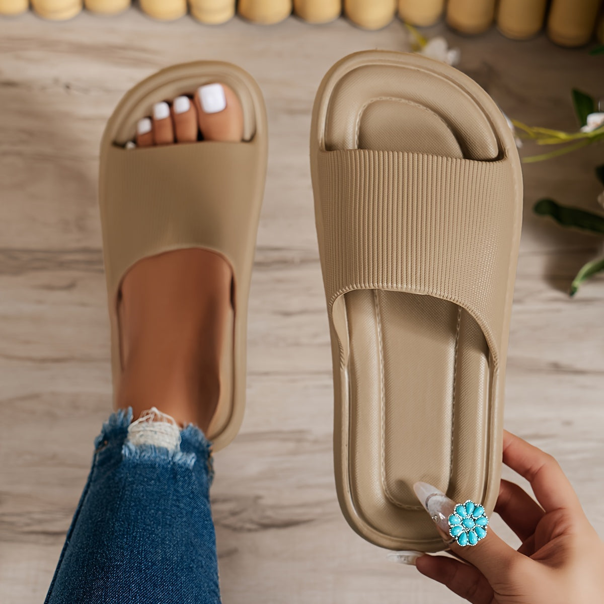 Erkaklar va ayollar uchun ochiq barmoqli slaydlar yumshoq EVA, sirg‘almasin, ichki va tashqi foydalanish uchun sandalь